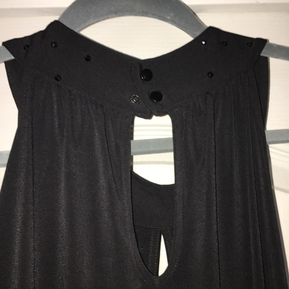 Plus size black halter top - Picture 3 of 6